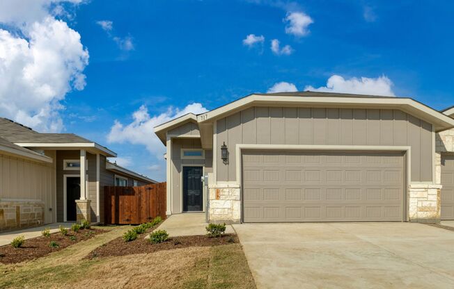 GORGEOUS 3 BEDROOM DUPLEX LOCATED IN MIDLOTHIAN ISD!