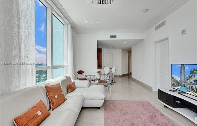 3 beds, 3 baths, 1,744 sqft, $4,800, Unit 1945 S Ocean Dr # 2101