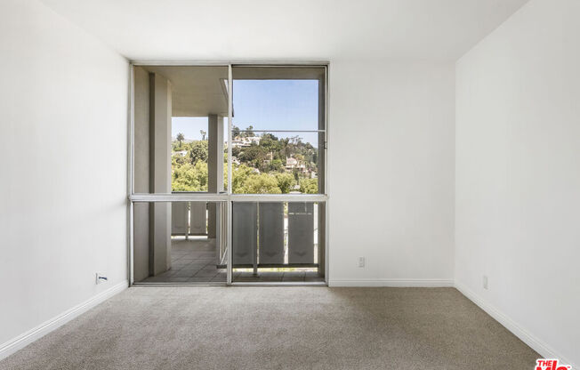 4455 Los Feliz Blvd