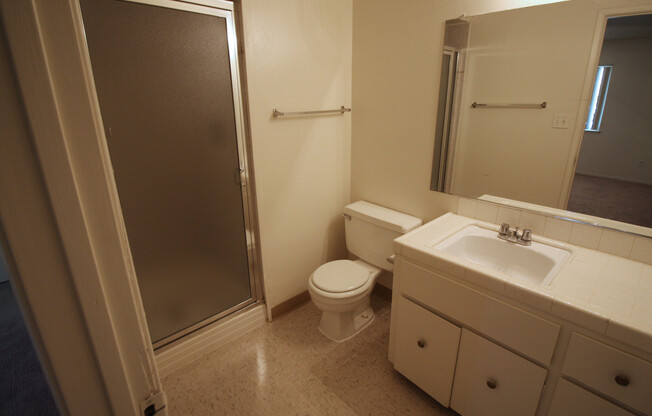2 beds, 2 baths, 969 sqft, $1,550, Unit 25-117