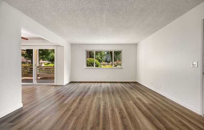 2 beds, 1 bath, 905 sqft, $1,470, Unit 18