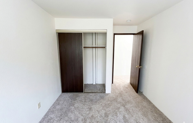 2 beds, 1 bath, 744 sqft, $1,225, Unit 4616 SE Milwaukie #32