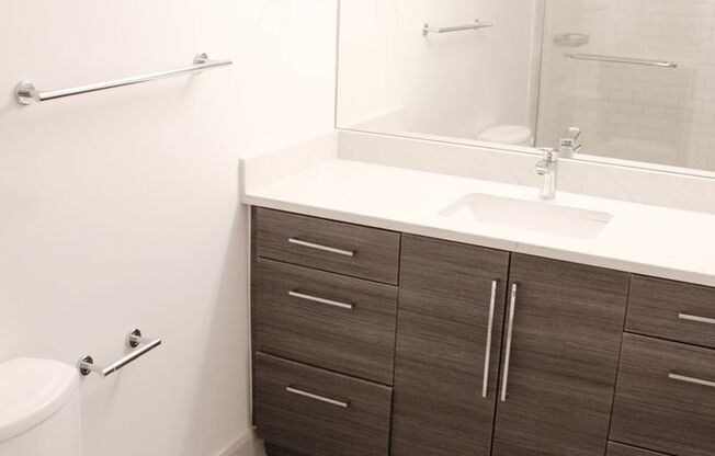 1 bed, 1.5 baths, 1,102 sqft, $2,095, Unit 410