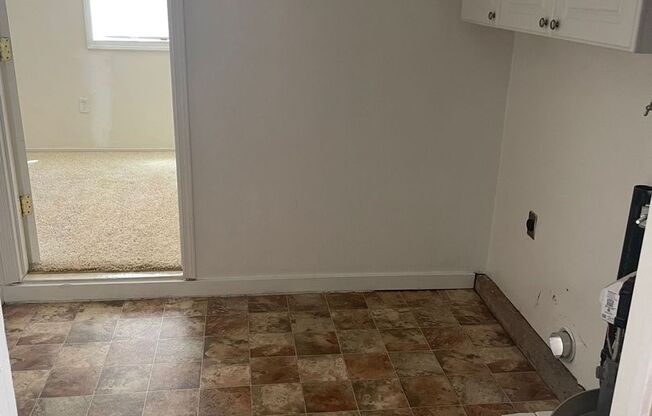 ROSEVILLE HOME FOR  RENT – Spacious 3 Bedroom Home on Large Corner Lot