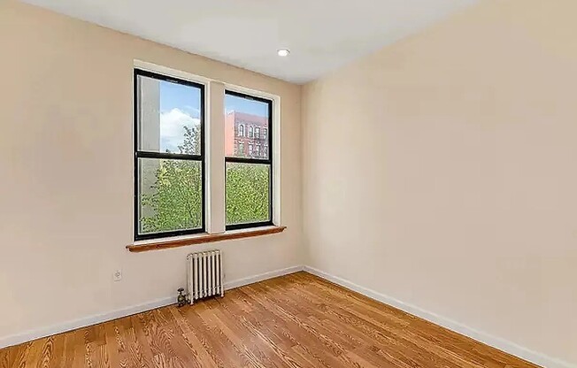 619 E 5 ST