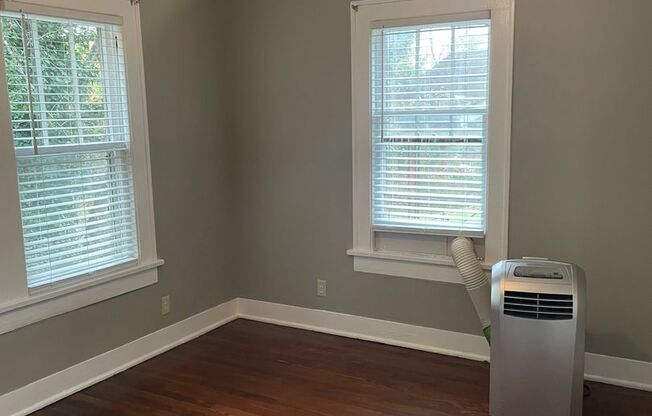 2 beds, 1 bath, $1,400