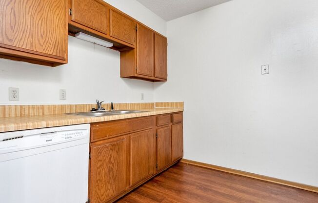 2 beds, 2.5 baths, 1,250 sqft, $850, Unit 701