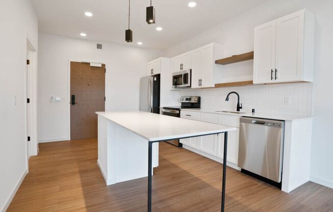 1 bed, 1 bath, 638 sqft, $1,600, Unit 207