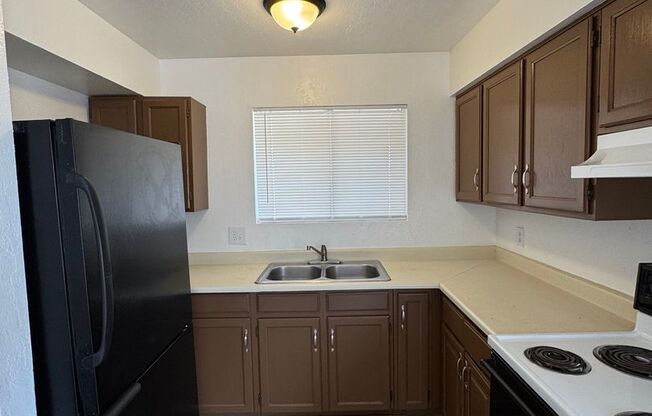 2 beds, 2 baths, $1,150, Unit #201