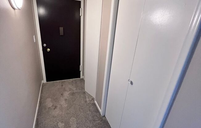 1 bed, 1 bath, 780 sqft, $979, Unit 013