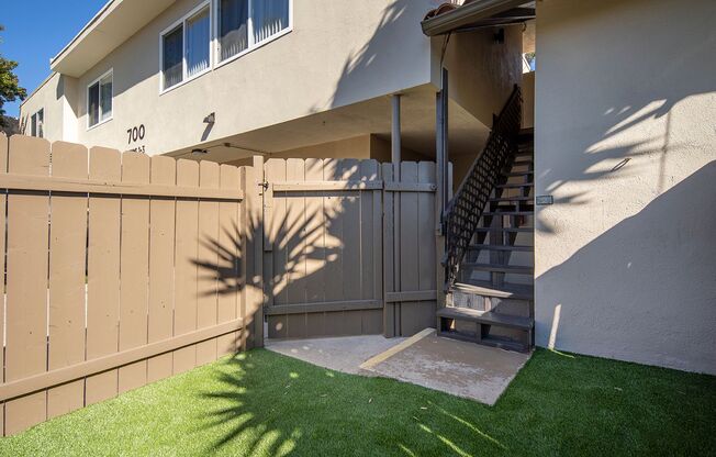 2 beds, 1 bath, 854 sqft, $2,895, Unit 07-02