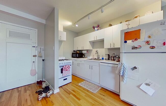 Studio, 1 bath, 410 sqft, $1,875, Unit 606