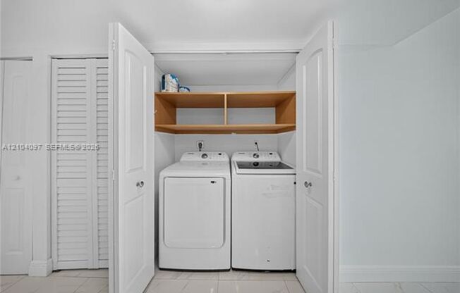 1 bed, 1.5 baths, $3,100, Unit # 916