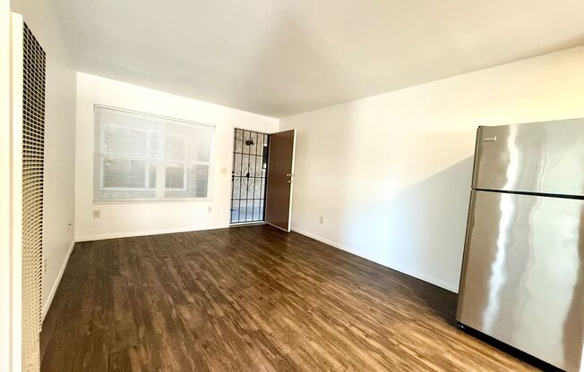 2 beds, 1 bath, 700 sqft, $2,195, Unit 1