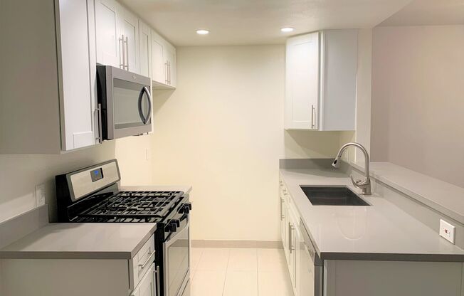 1 bed, 1 bath, 700 sqft, $1,814, Unit 312