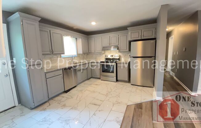 4-bedroom, 2.5-bathroom in Raytown