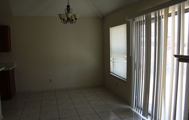 3 beds, 2 baths, $1,250