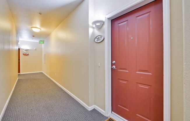 Excellent 2 Bed 2 Bath Condo - Completely Remodeled!