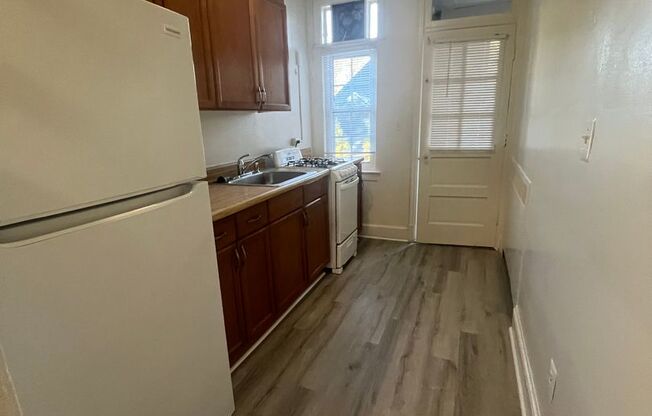 2 beds, 1 bath, 822 sqft, $1,895, Unit 410 #21