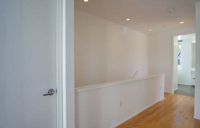 1 bed, 1.5 baths, $1,999, Unit 1906 B