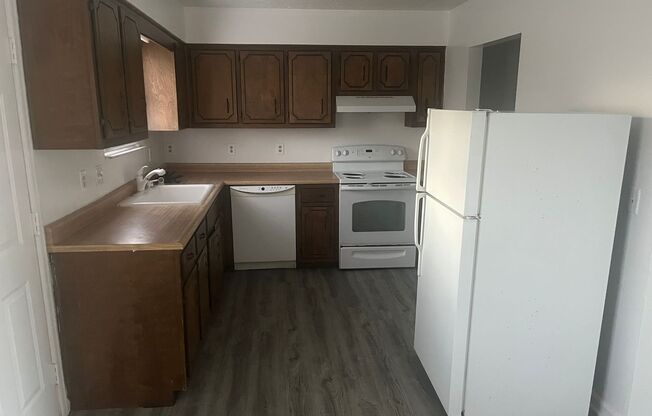 2 beds, 1.5 baths, $1,195, Unit 3