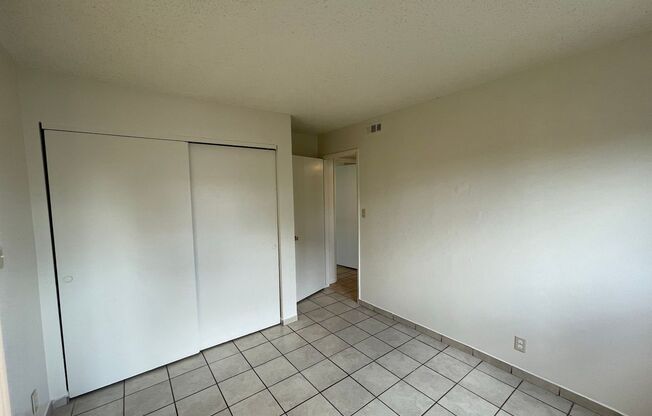 2 beds, 1 bath, 825 sqft, $1,250, Unit #9