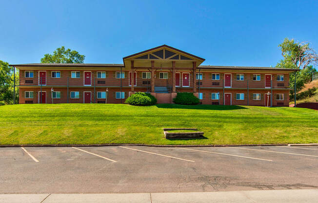 Building exterior facing Chestnut