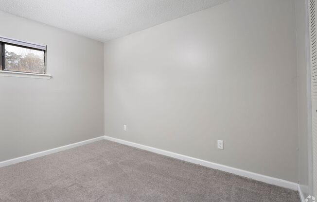 3 beds, 2.5 baths, 1,280 sqft, $1,400, Unit 903
