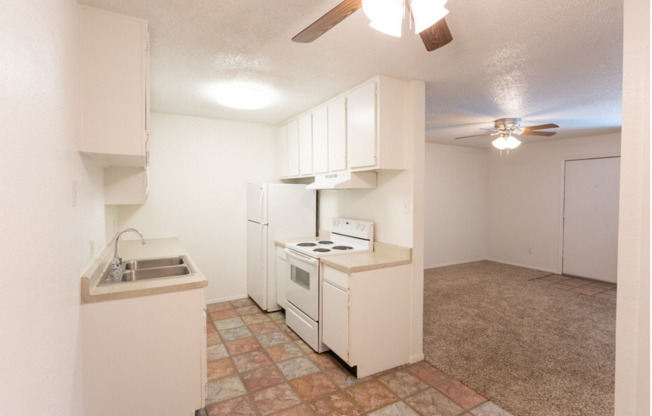 1 bed, 1 bath, 1,000 sqft, $835