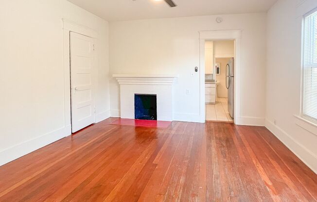 Charming Corner 1 Bed / 1 Bath in the Heart of Barrio Logan!