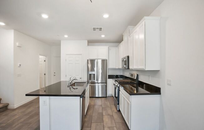3 beds, 2.5 baths, $2,150, Unit # 87