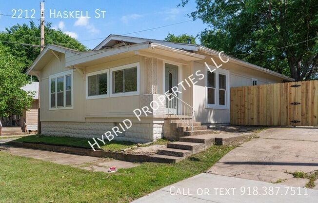 2212 E HASKELL ST