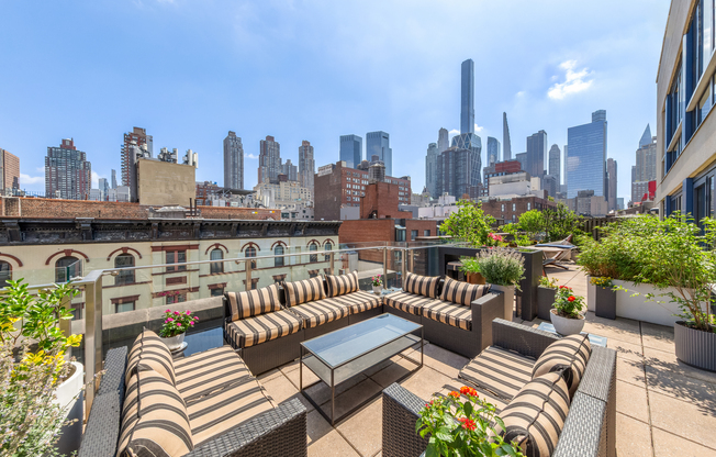 454 W 54th St