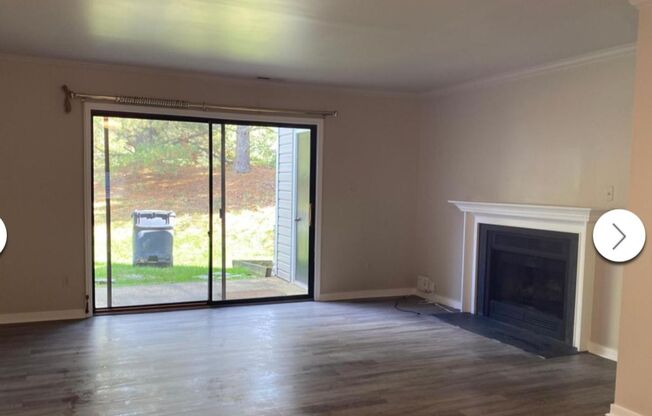 SIGN A LEASE BY 8/21 & GET $100 OFF RENTAL RATE