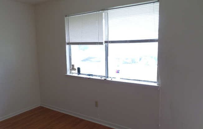 2104 Hunt