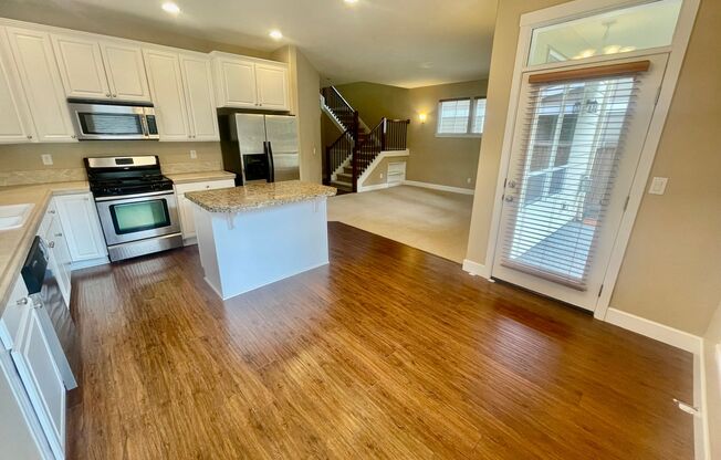 Well Appointed, Open Floor Plan 3-bedroom, 2.5-bathroom home in Beaverton