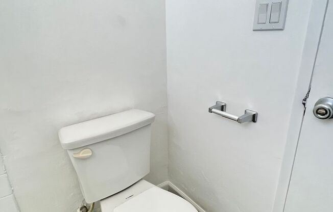 Studio, 1 bath, $1,483, Unit 108