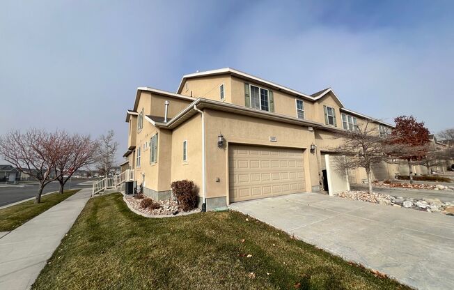 Stansbury Park Townhome with 3 Bedrooms