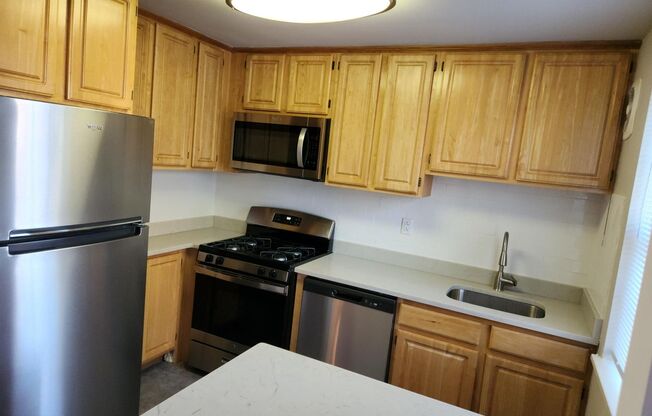 2 beds, 1 bath, 897 sqft, $2,335, Unit G-14