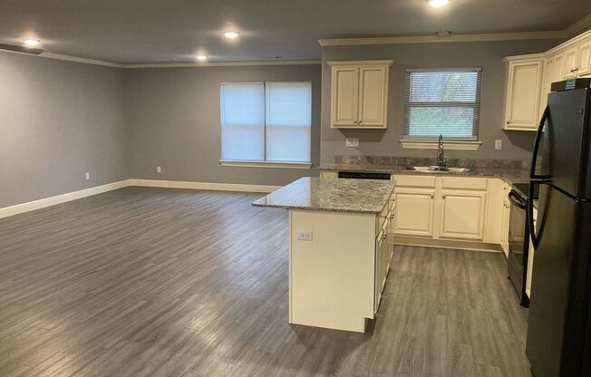 Now Pre leasing Adorable3 bedroom 3.5 bath unit!!!