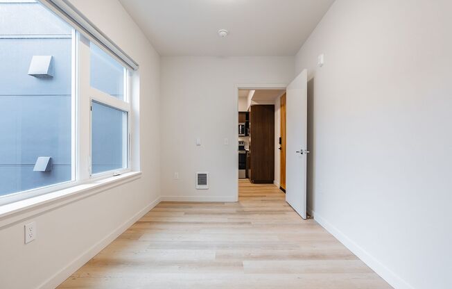 2 beds, 1 bath, 641 sqft, $1,875, Unit 817