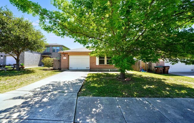 Charming 3-Bedroom Home in Miller Ranch, Converse! - Realtor Commission: $350