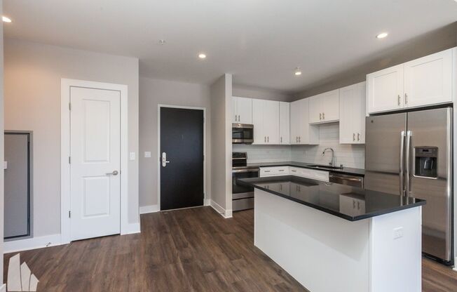 1 bed, 1 bath, 642 sqft, $3,100, Unit 3833-302