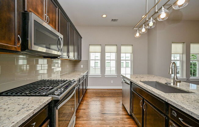 3 beds, 3.5 baths, 2,427 sqft, $2,900, Unit C