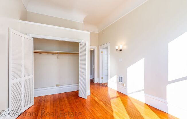 2 beds, 1 bath, $4,195