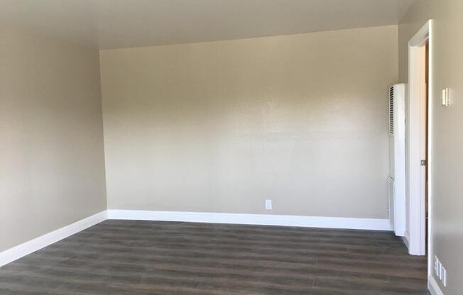 755 E Duane AVE I