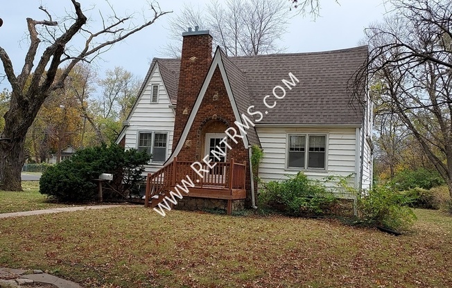 2737 SE MICHIGAN AVE
