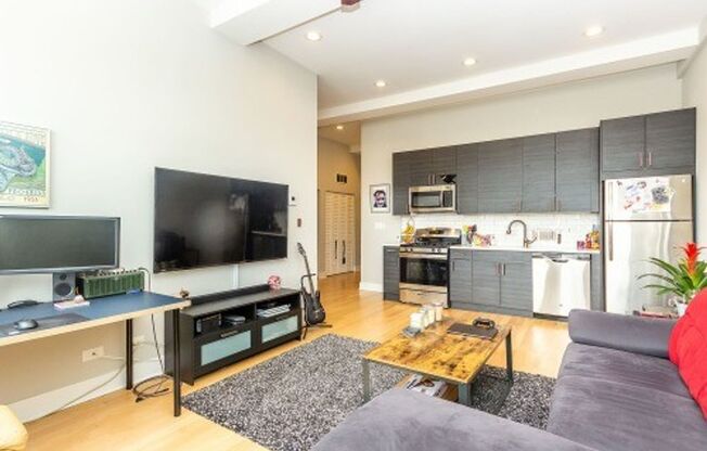 1038 N Ashland