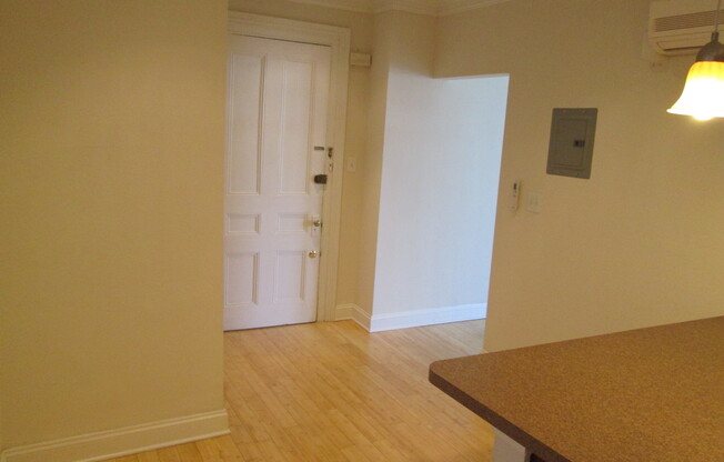 For Rent: Stylish Downtown Living at 817 Park Ave – Your Urban Oasis Awaits!