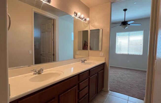 2 beds, 2 baths, $1,900, Unit #2001